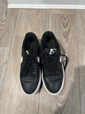 Nike Dunks Women’s Black & White Low Top Sneakers